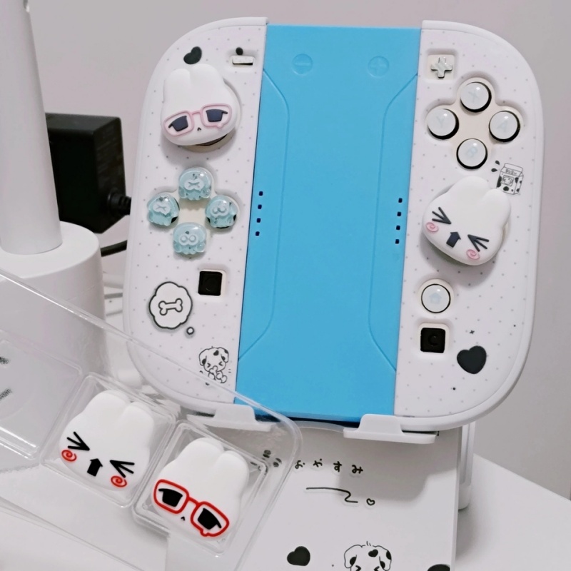 Gaming Accessories In China - ที่จับนิ้วซิลิโคนรูปกระต่ายแว่นตาการ์ตูนน่ารักสไตล์เรโทร สำหรับ Switch NS2 กันลื่น ตกแต่งน่ารัก